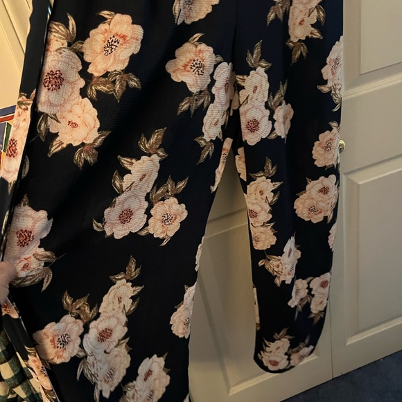 Ladies, new floral jumpsuit with belt by trixxi from a smoke-free home - Picture 2 of 4